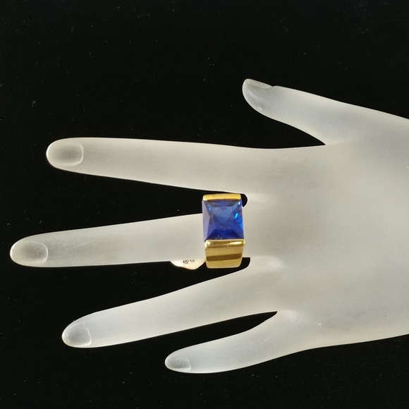 Faux Sapphire Stone Ring - Picture 2 of 6